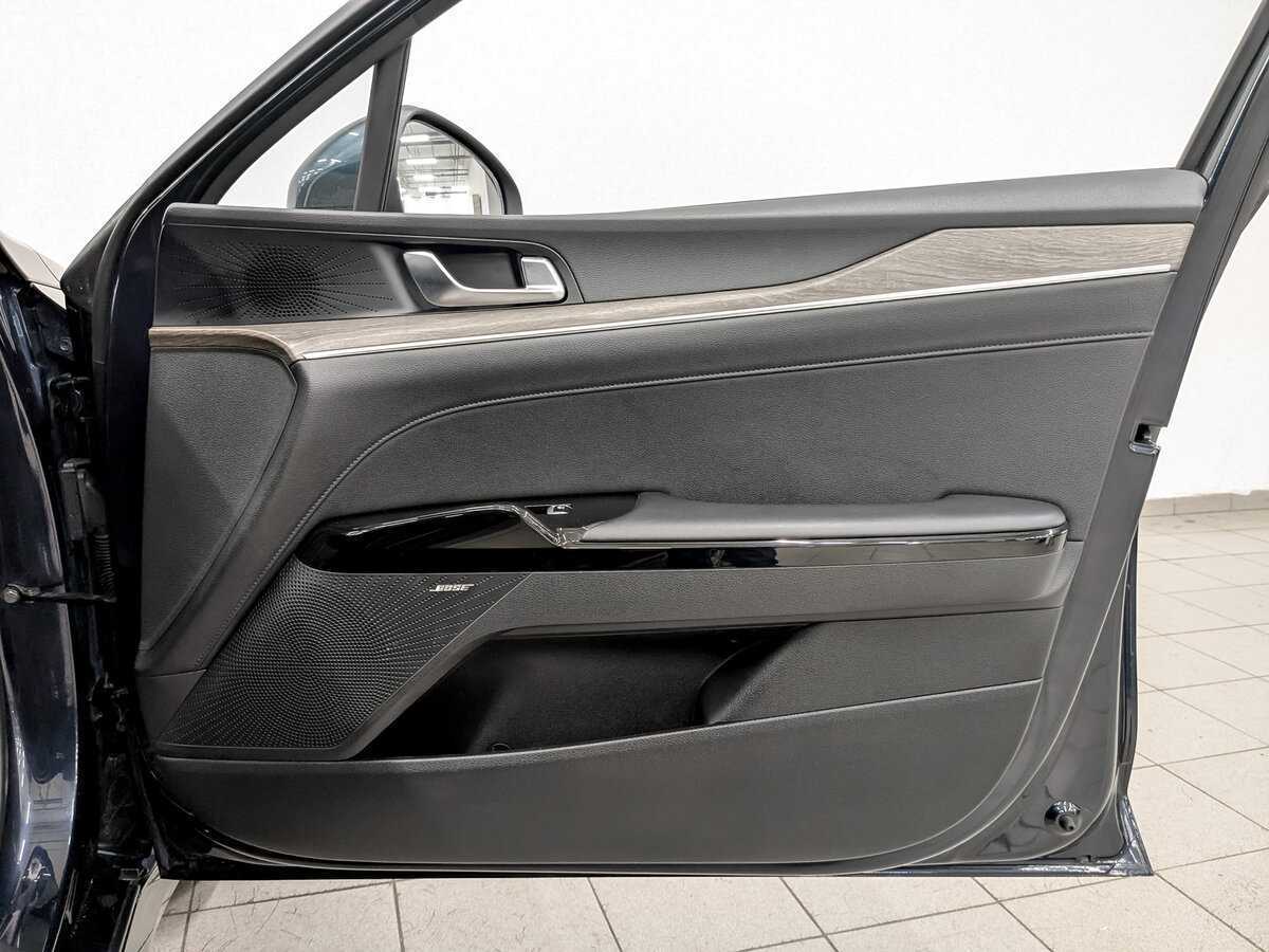 Купить Kia K5 с пробегом. Фото: #23