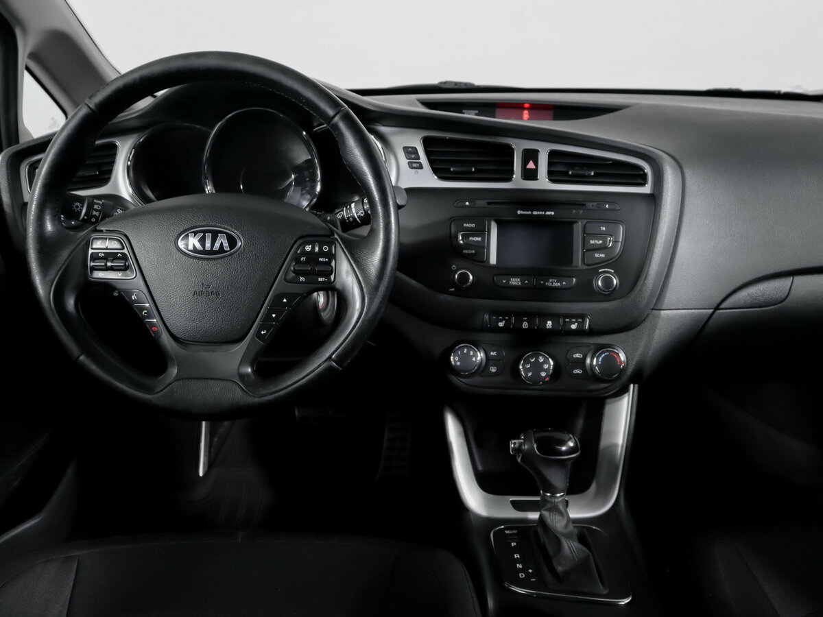 Купить Kia Ceed с пробегом. Фото: #9