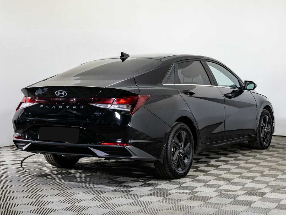Купить Hyundai Elantra с пробегом. Фото: #4