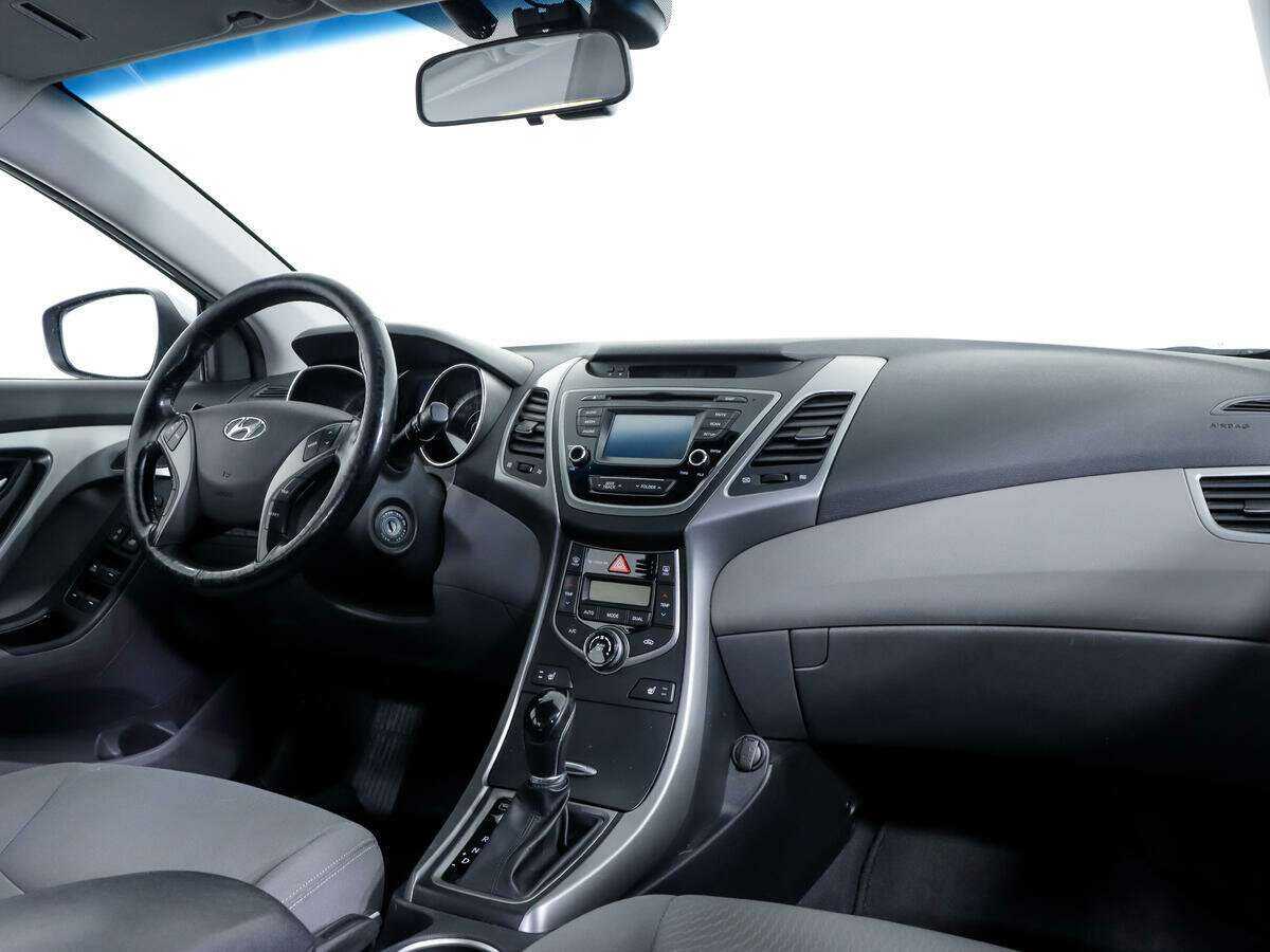 Купить Hyundai Elantra с пробегом. Фото: #8