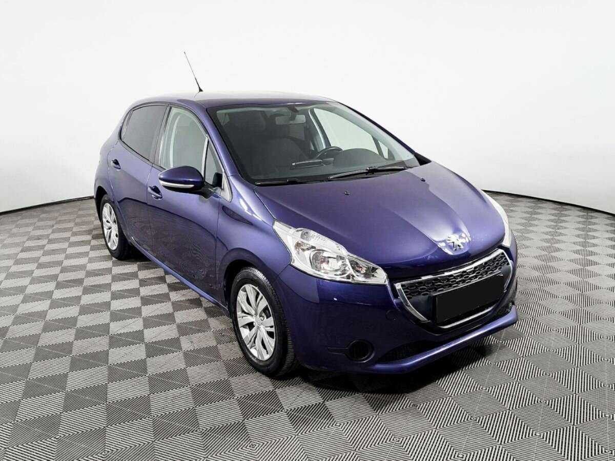 Купить Peugeot 208 с пробегом. Фото: #2