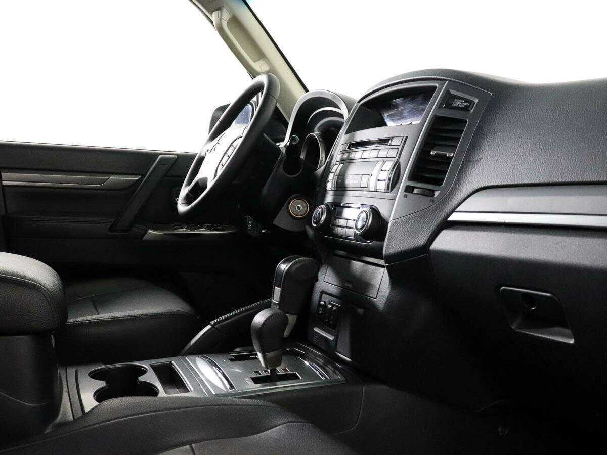 Купить Mitsubishi Pajero с пробегом. Фото: #6
