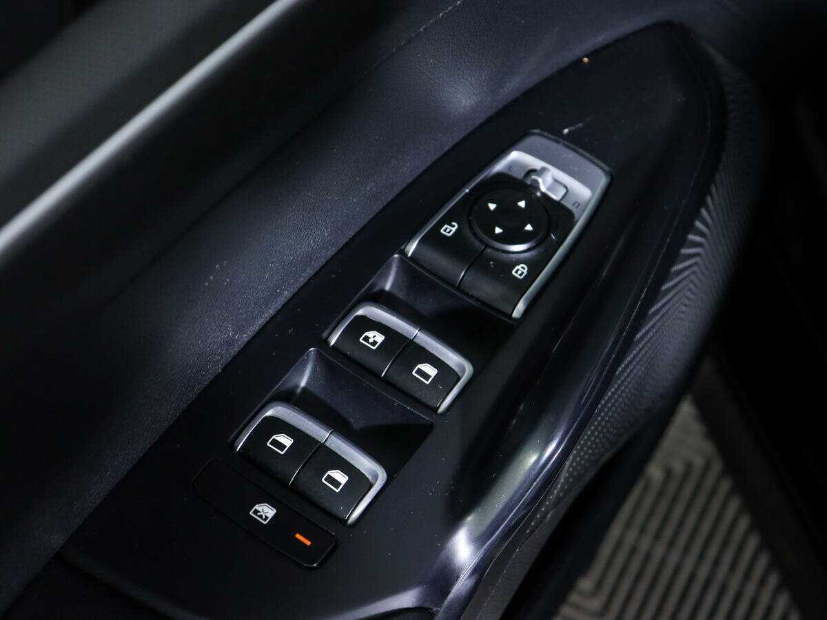 Купить Kia K5 с пробегом. Фото: #11