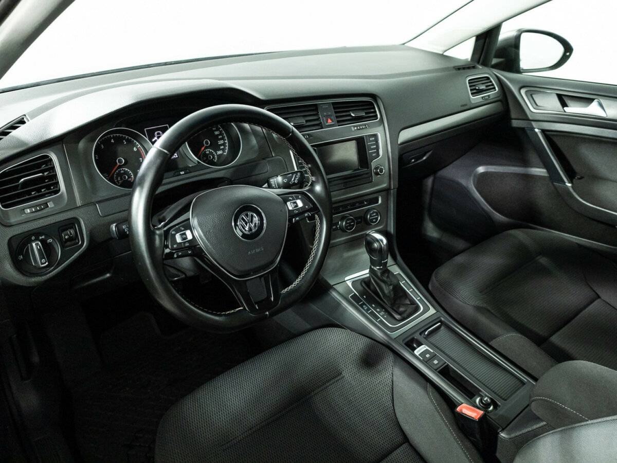 Купить Volkswagen Golf с пробегом. Фото: #10