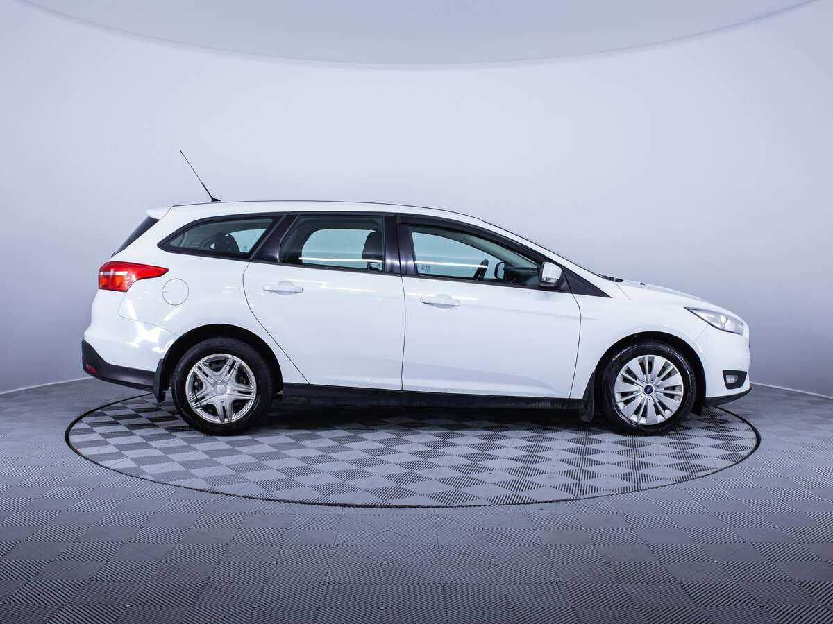 Купить Ford Focus с пробегом. Фото: #3