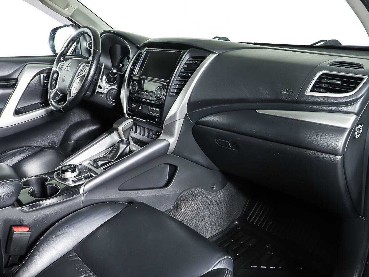 Купить Mitsubishi Pajero Sport с пробегом. Фото: #8