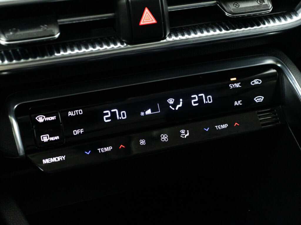 Купить Kia K5 с пробегом. Фото: #19