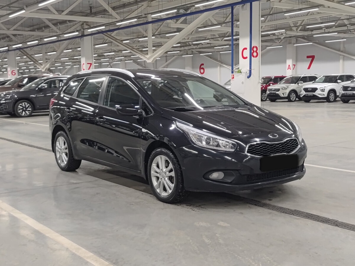 Купить Kia Ceed с пробегом. Фото: #2