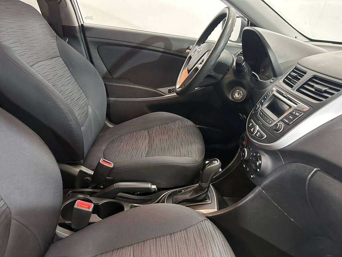 Купить Hyundai Solaris с пробегом. Фото: #10