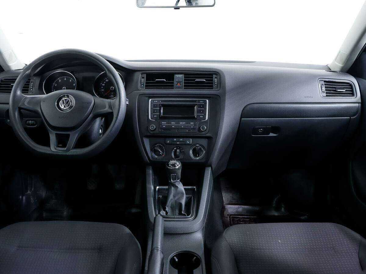 Купить Volkswagen Jetta с пробегом. Фото: #9
