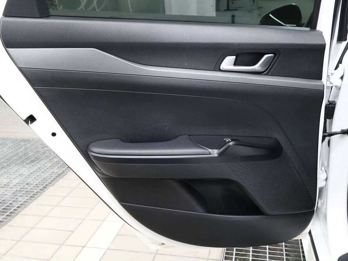 Купить Kia K5 с пробегом. Фото: #11