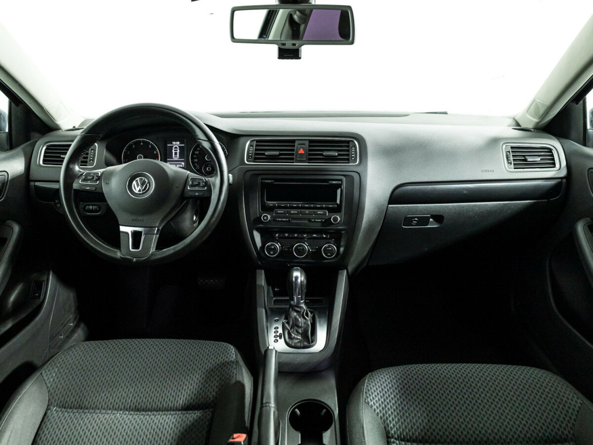 Купить Volkswagen Jetta с пробегом. Фото: #12
