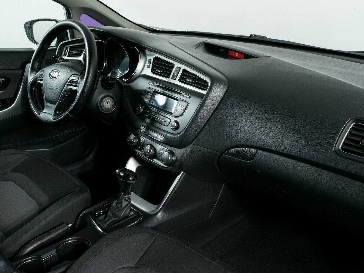 Купить Kia Ceed с пробегом. Фото: #6