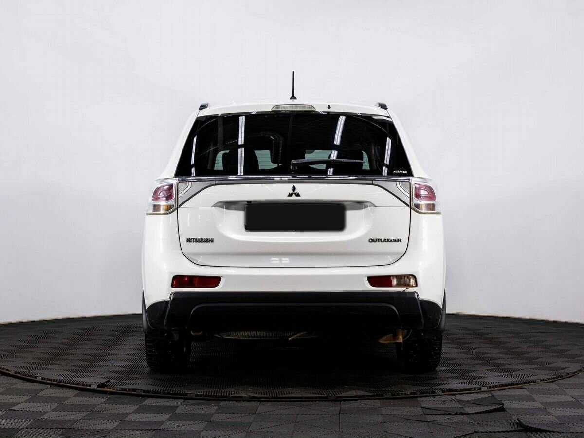 Купить Mitsubishi Outlander с пробегом. Фото: #4