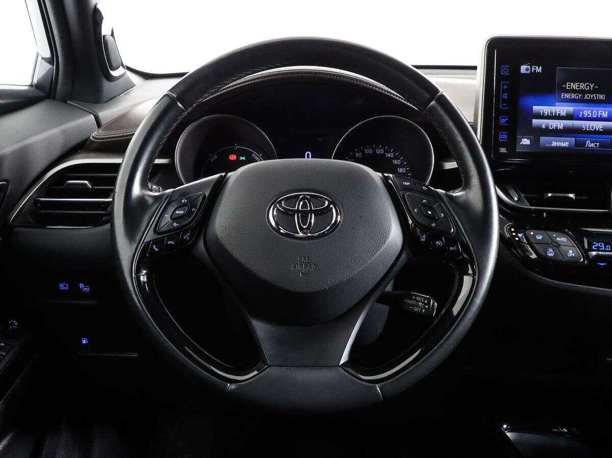 Купить Toyota C-HR с пробегом. Фото: #12