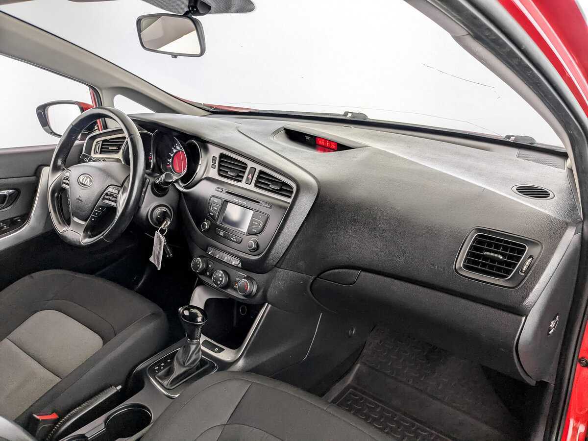 Купить Kia Ceed с пробегом. Фото: #10