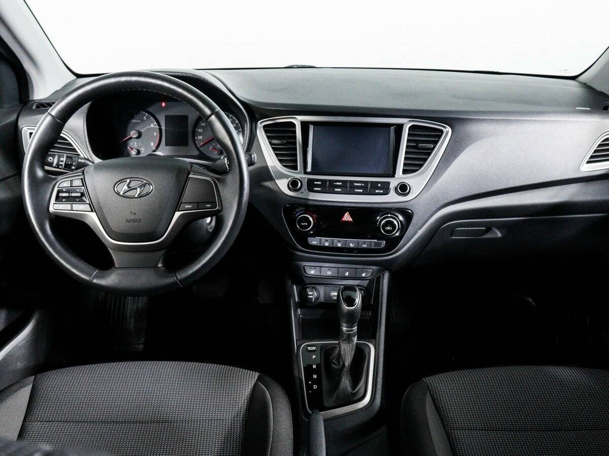 Купить Hyundai Solaris с пробегом. Фото: #11