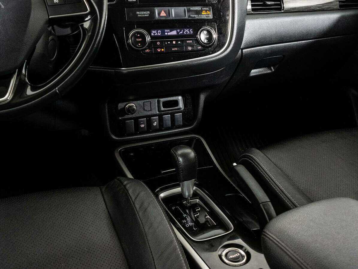 Купить Mitsubishi Outlander с пробегом. Фото: #12