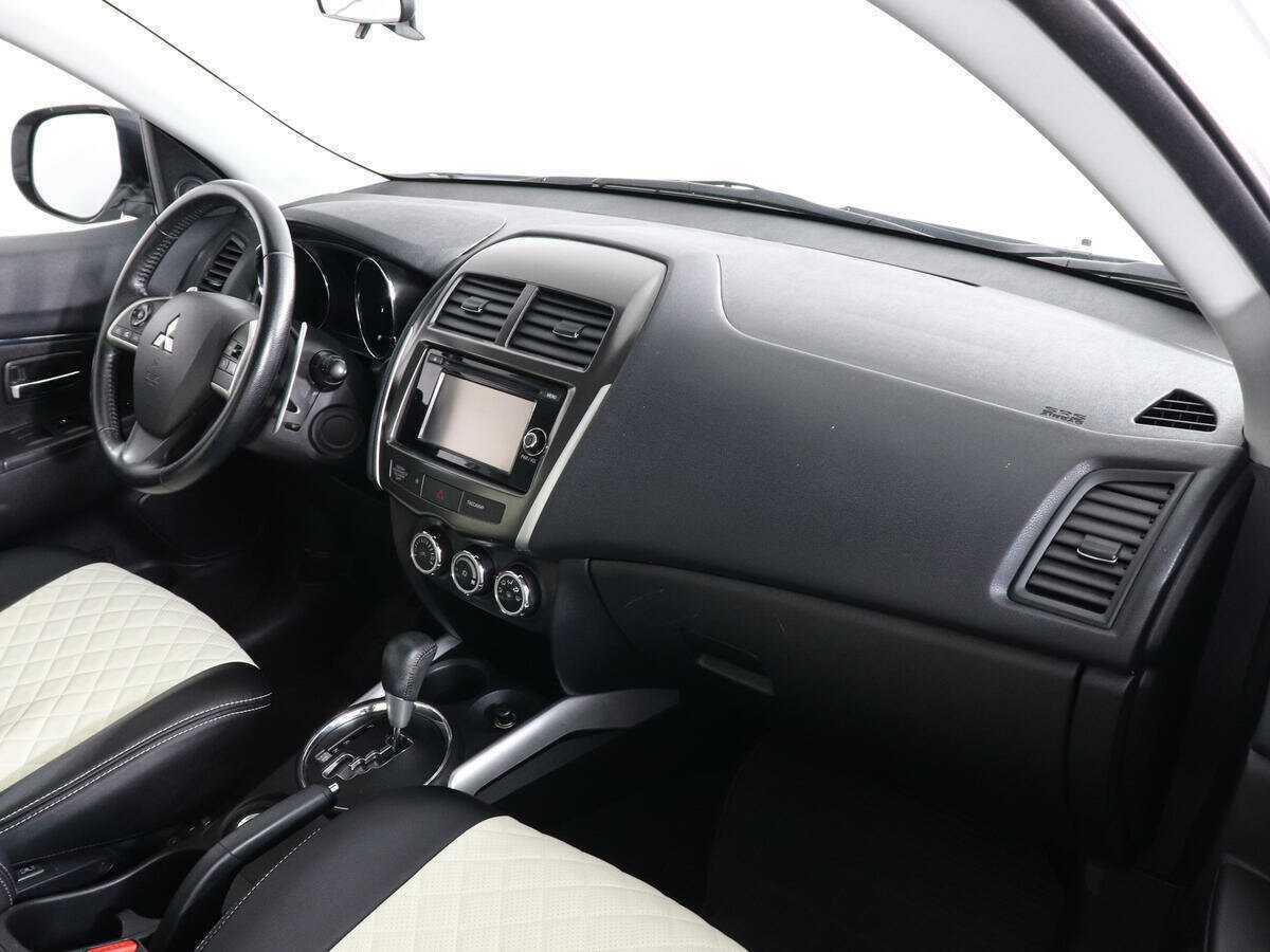 Купить Mitsubishi ASX с пробегом. Фото: #9