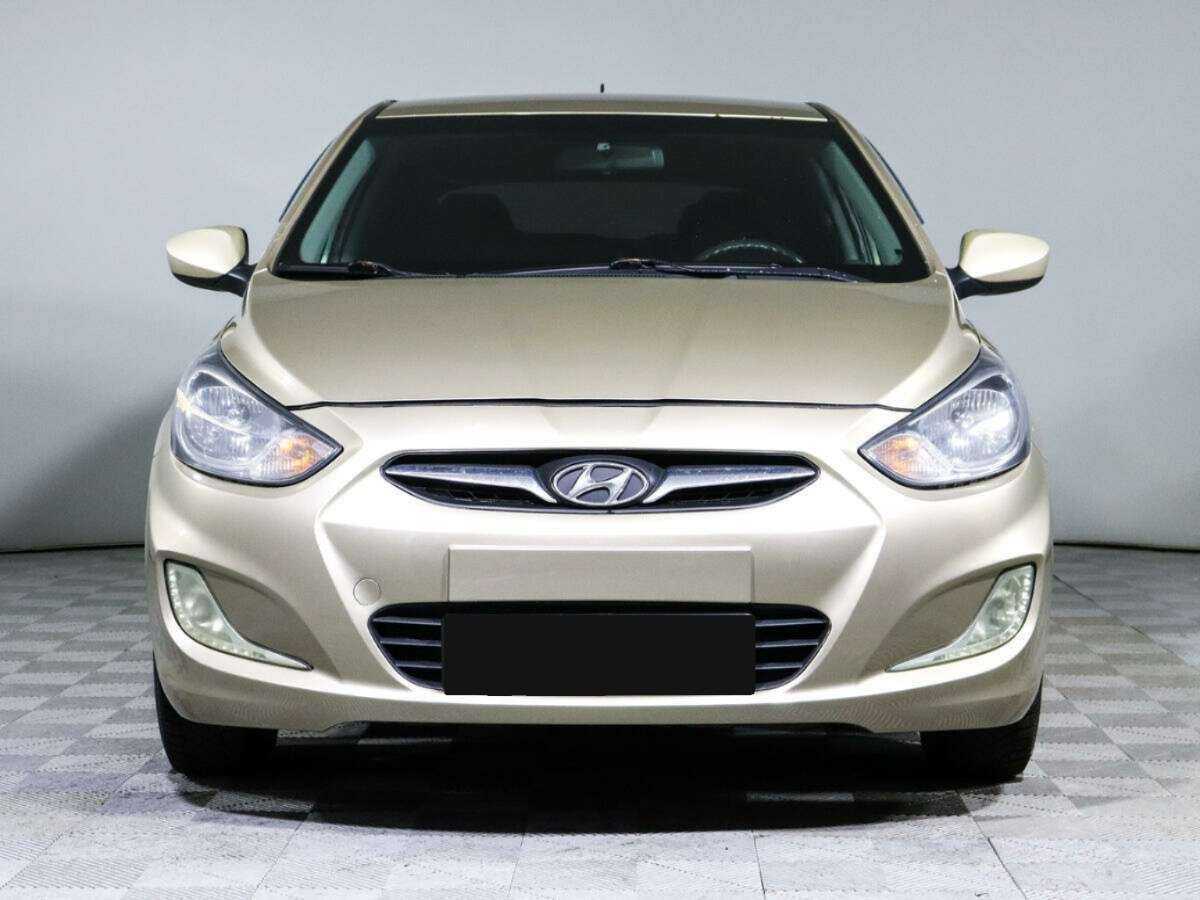 Купить Hyundai Solaris с пробегом. Фото: #1