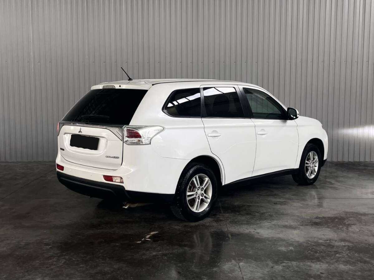 Купить Mitsubishi Outlander с пробегом. Фото: #4