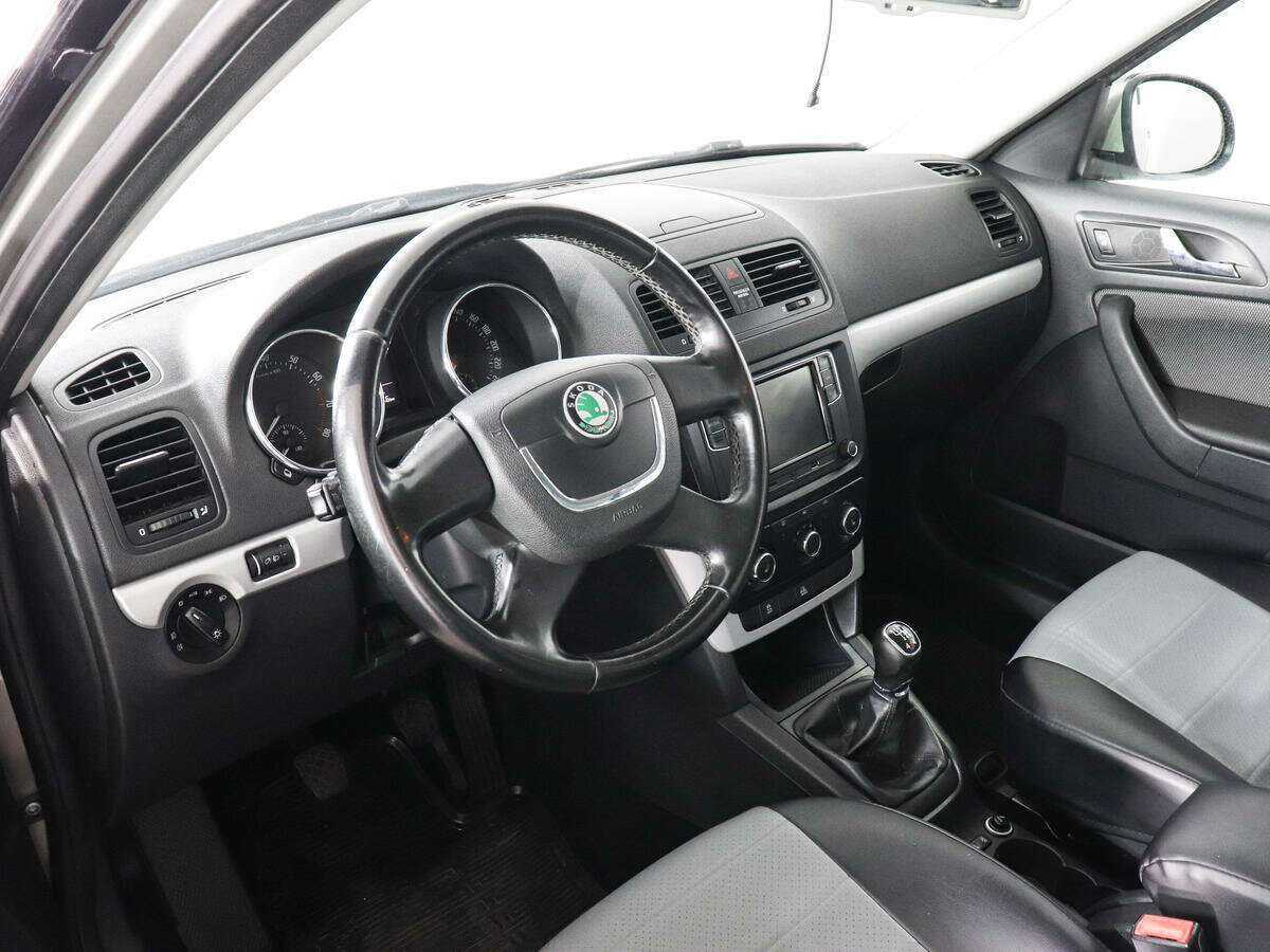 Купить Skoda Yeti с пробегом. Фото: #8