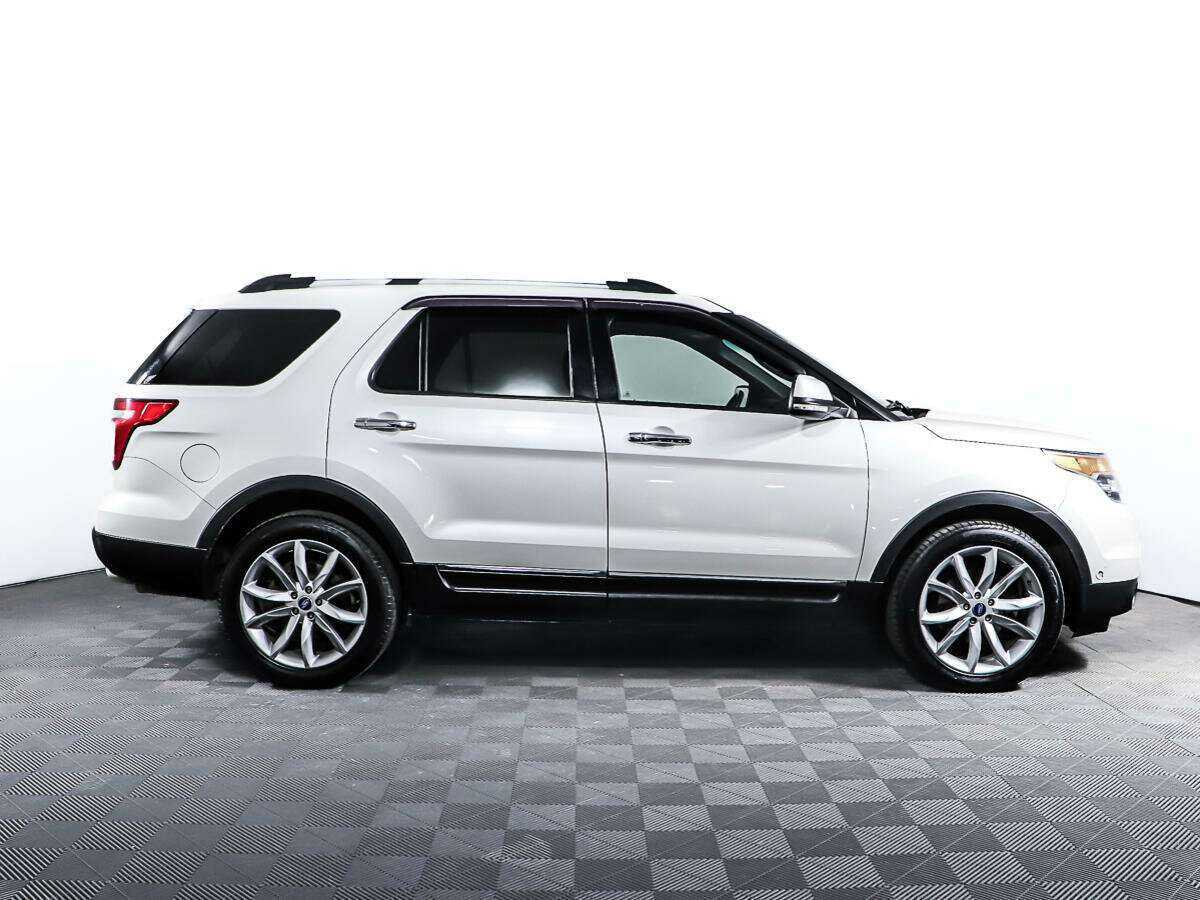 Купить Ford Explorer с пробегом. Фото: #3