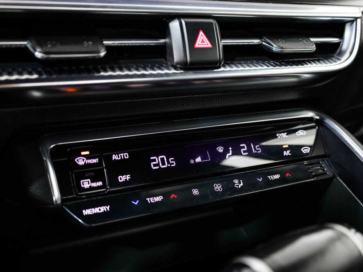 Купить Kia K5 с пробегом. Фото: #20