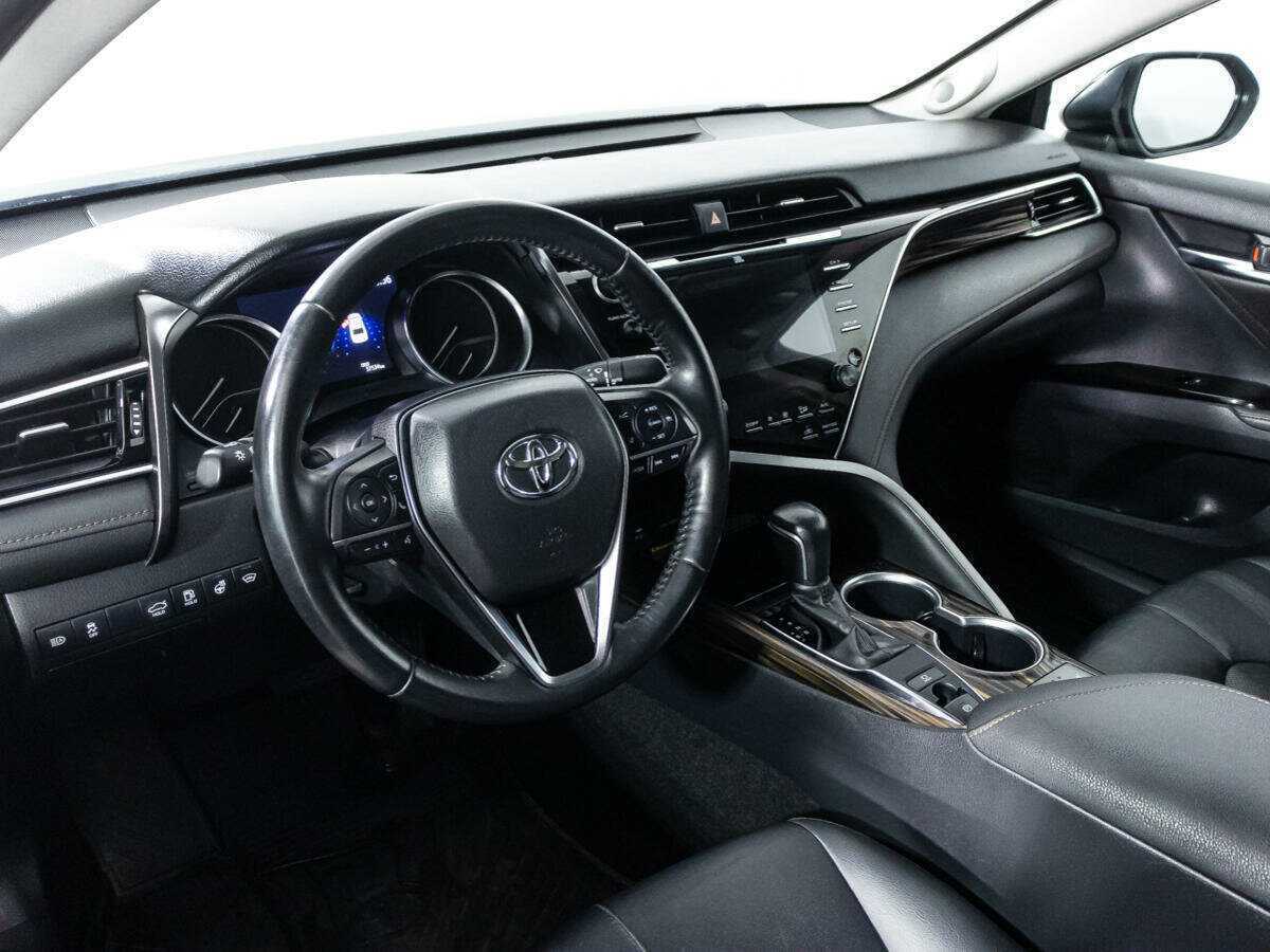 Купить Toyota Camry с пробегом. Фото: #10