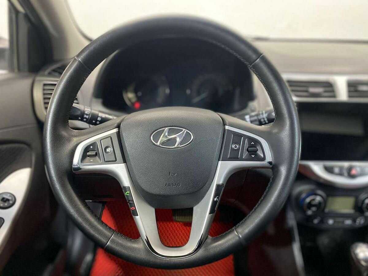 Купить Hyundai Solaris с пробегом. Фото: #11