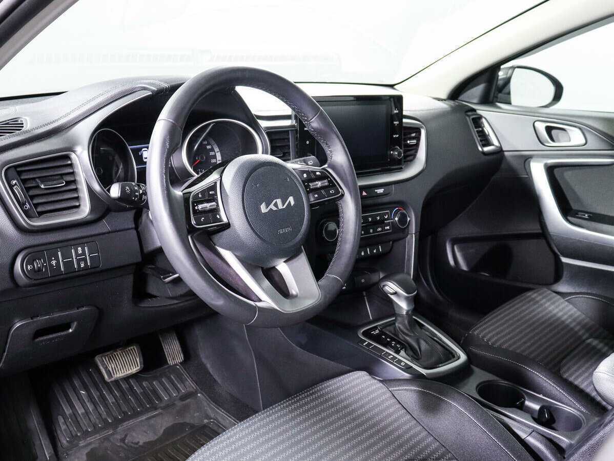 Купить Kia Ceed с пробегом. Фото: #13