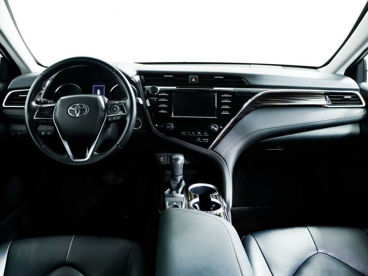 Купить Toyota Camry с пробегом. Фото: #8