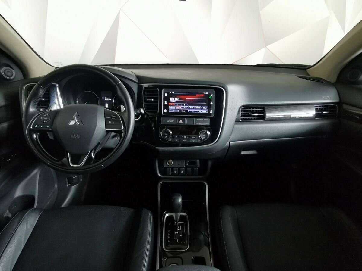 Купить Mitsubishi Outlander с пробегом. Фото: #9