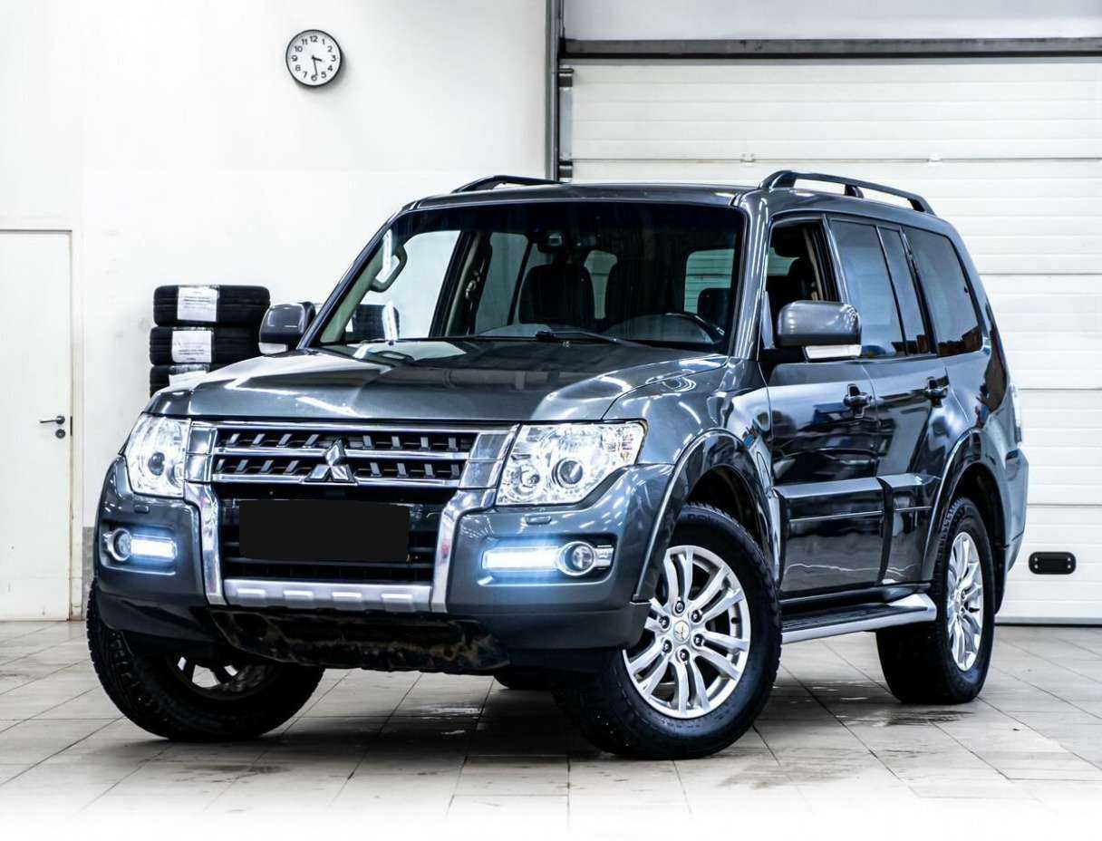 Купить Mitsubishi Pajero с пробегом. Фото: #0