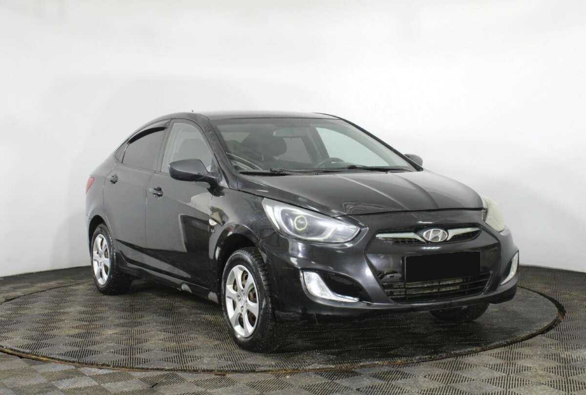 Купить Hyundai Solaris с пробегом. Фото: #2