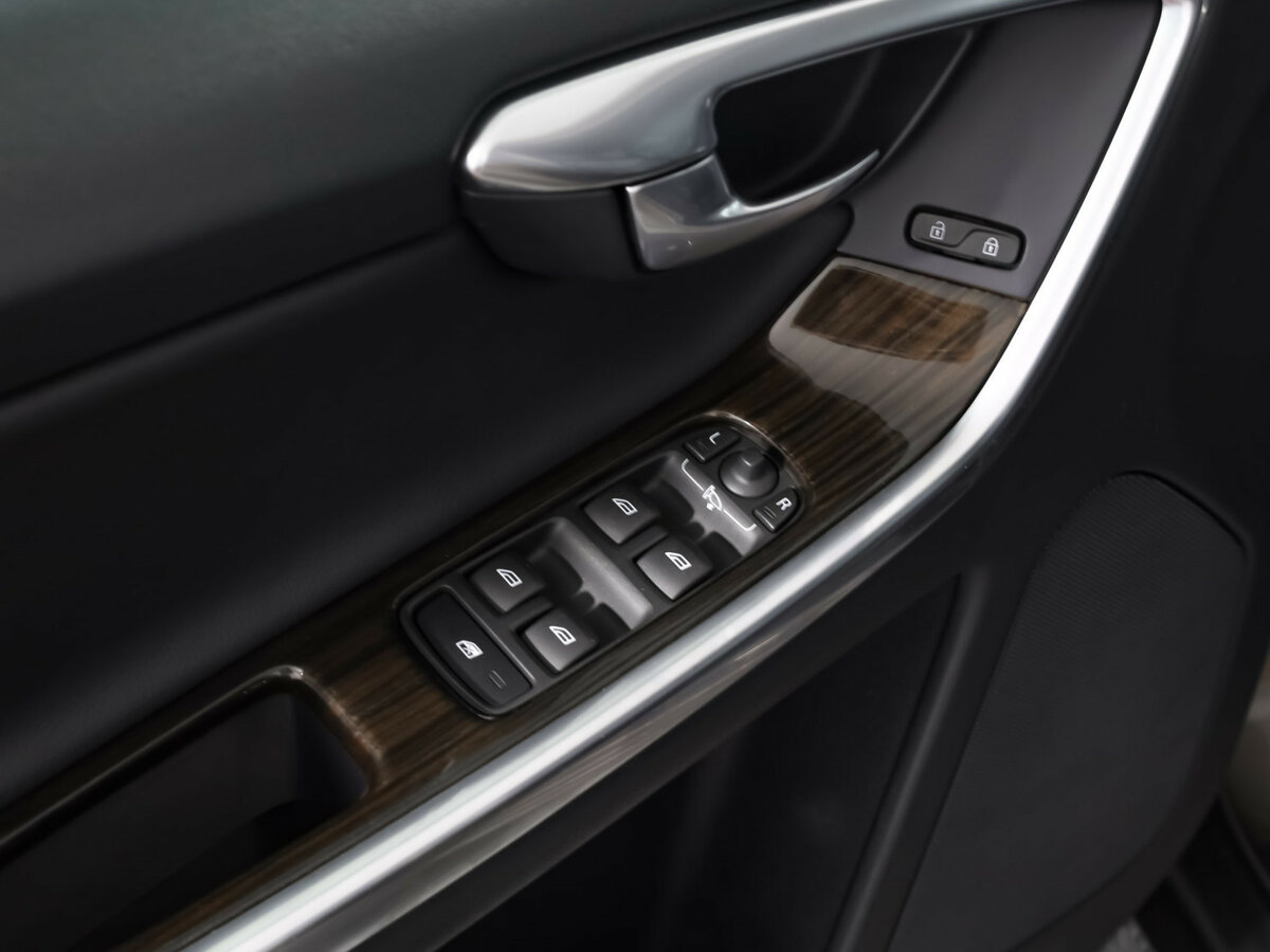 Купить Volvo XC60 с пробегом. Фото: #11