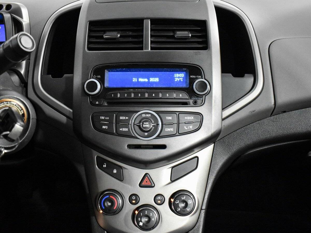Купить Chevrolet Aveo с пробегом. Фото: #17