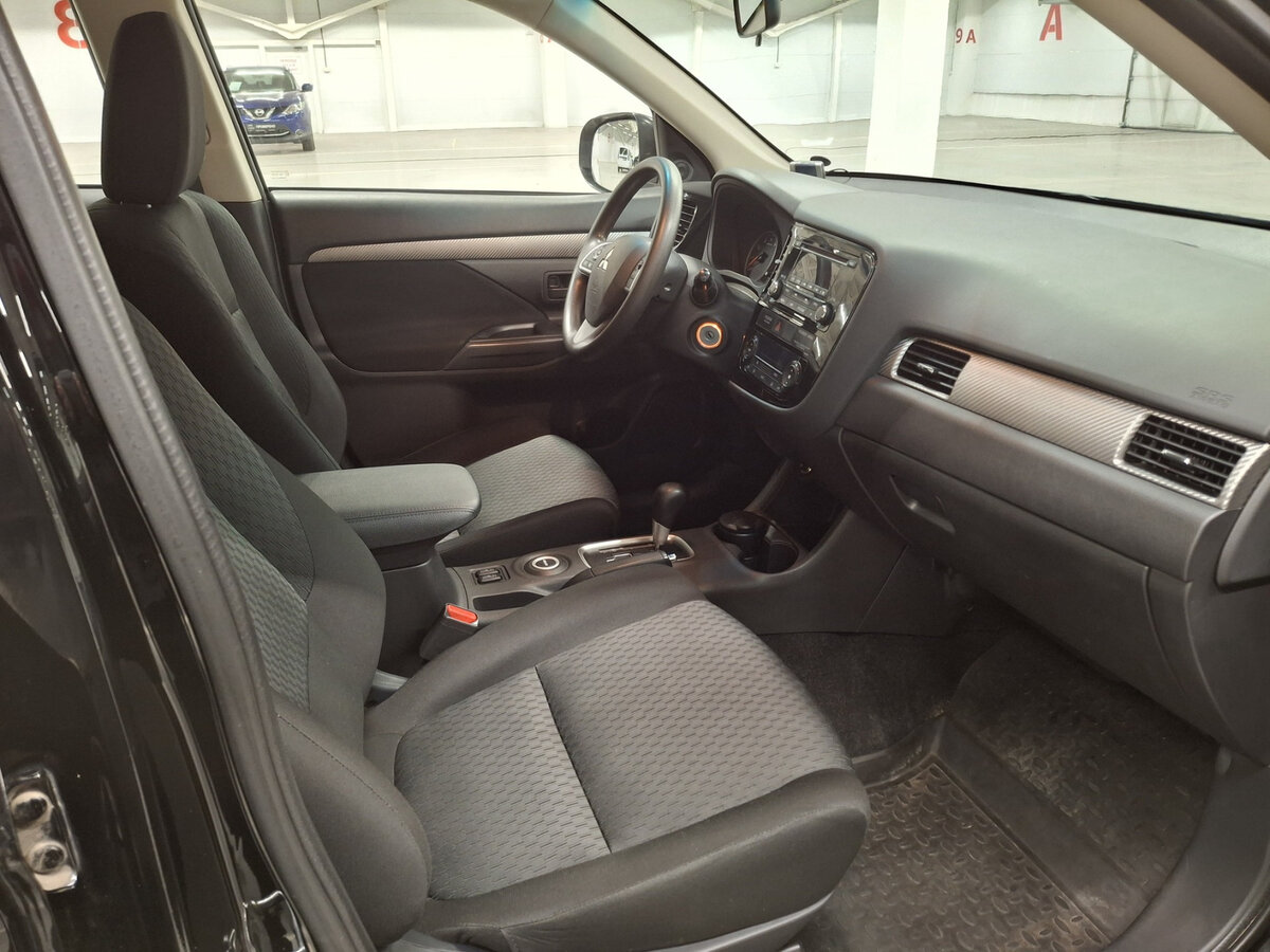Купить Mitsubishi Outlander с пробегом. Фото: #9
