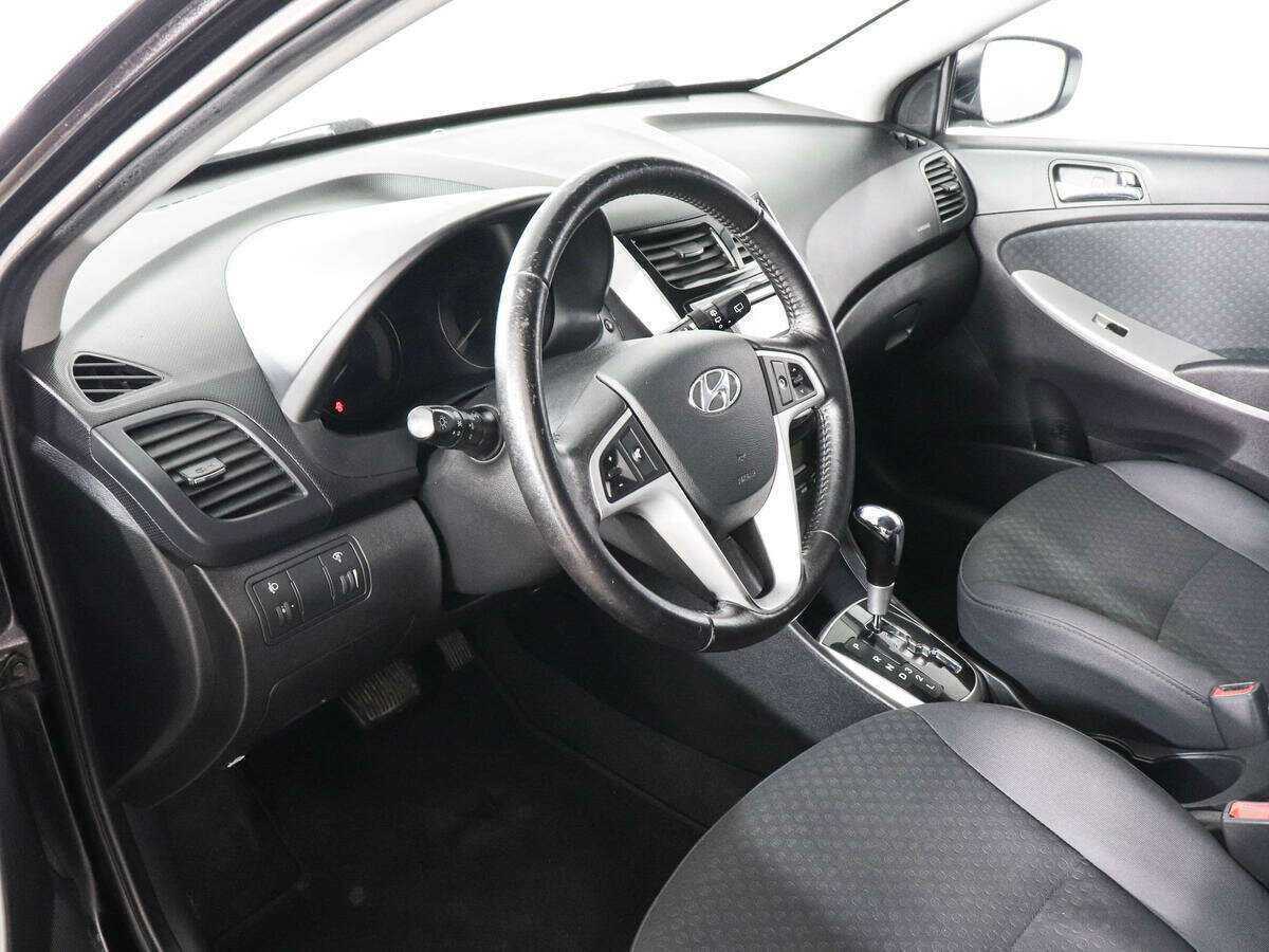 Купить Hyundai Solaris с пробегом. Фото: #4