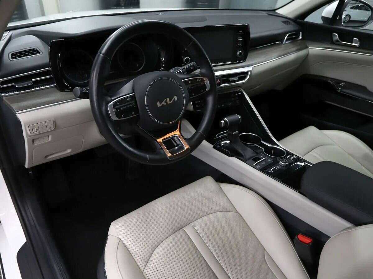 Купить Kia K5 с пробегом. Фото: #4