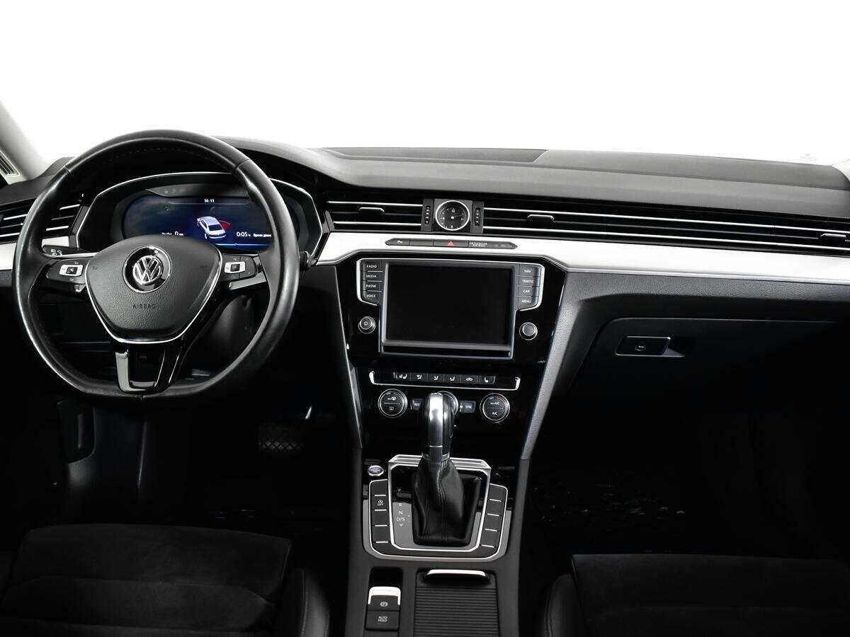 Купить Volkswagen Passat с пробегом. Фото: #11