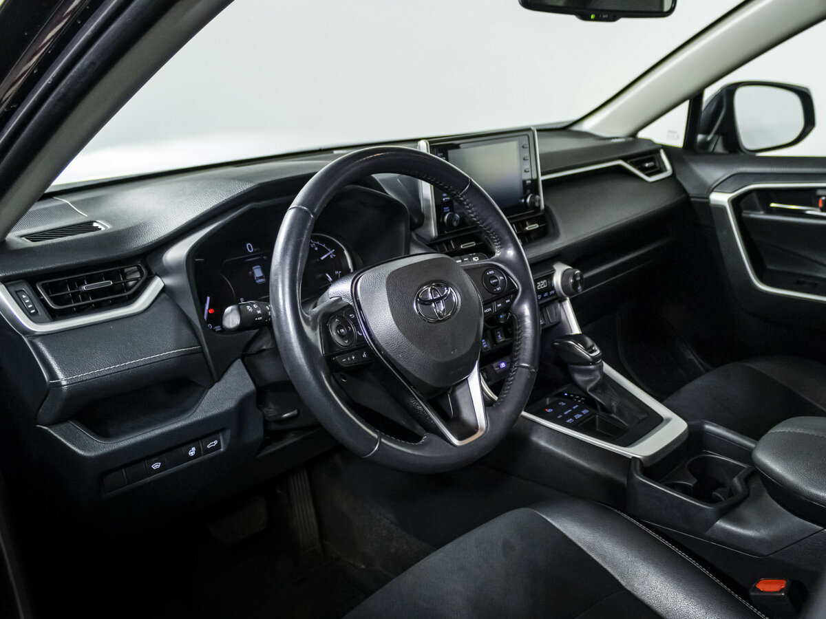 Купить Toyota RAV4 с пробегом. Фото: #8