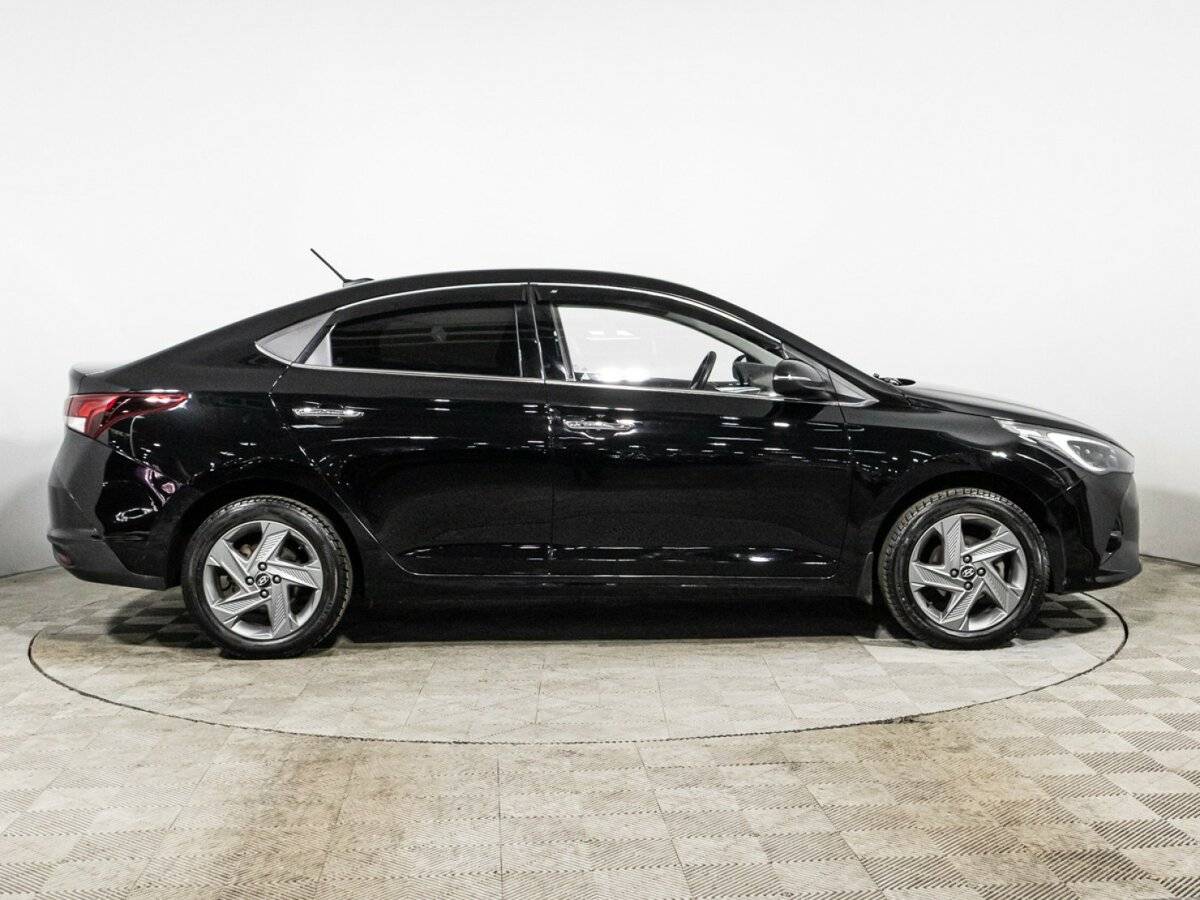 Купить Hyundai Solaris с пробегом. Фото: #3