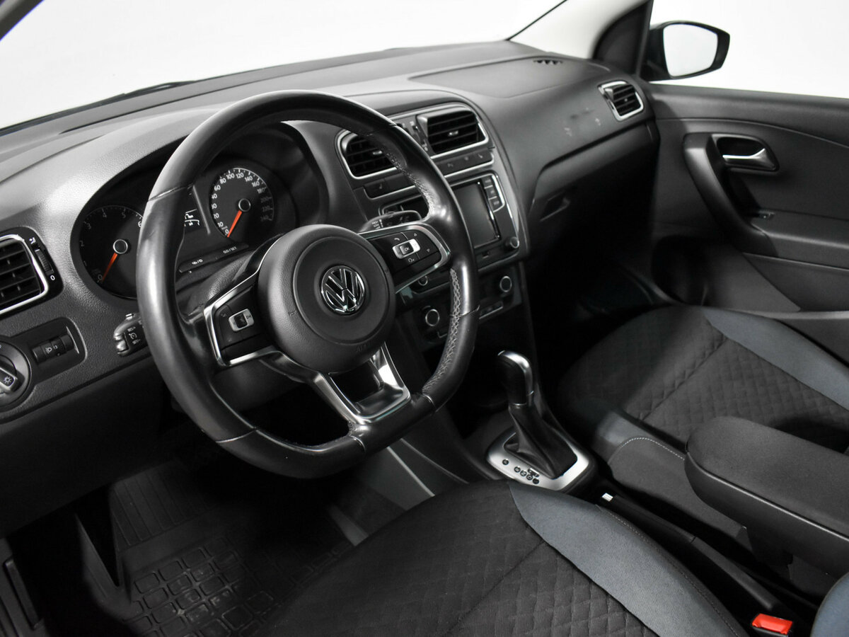 Купить Volkswagen Polo с пробегом. Фото: #8