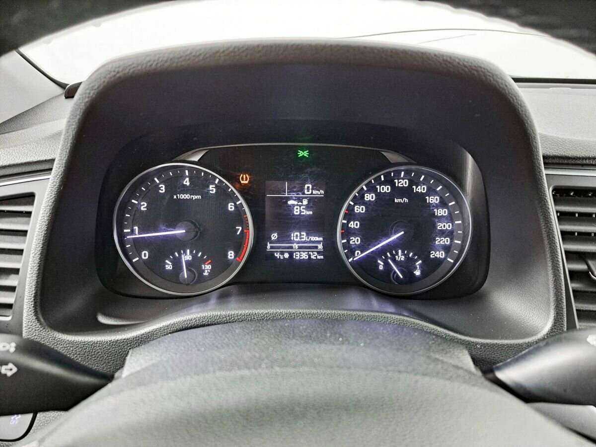 Купить Hyundai Elantra с пробегом. Фото: #10