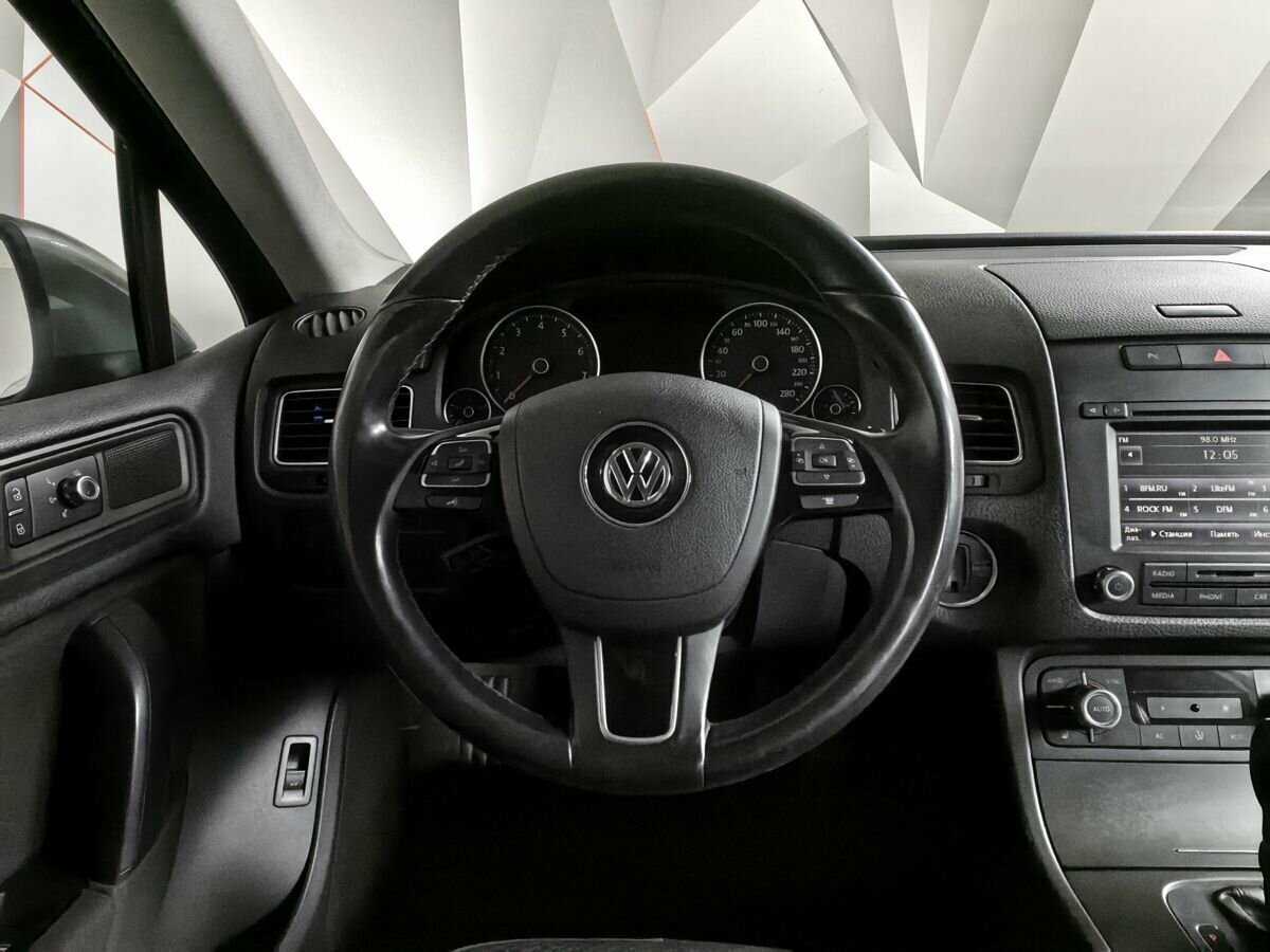 Купить Volkswagen Touareg с пробегом. Фото: #13