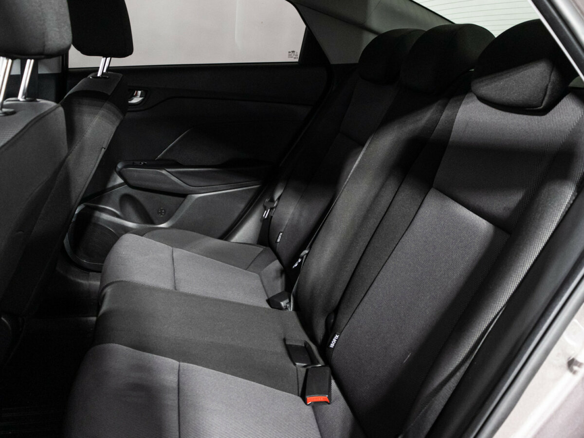 Купить Hyundai Solaris с пробегом. Фото: #9
