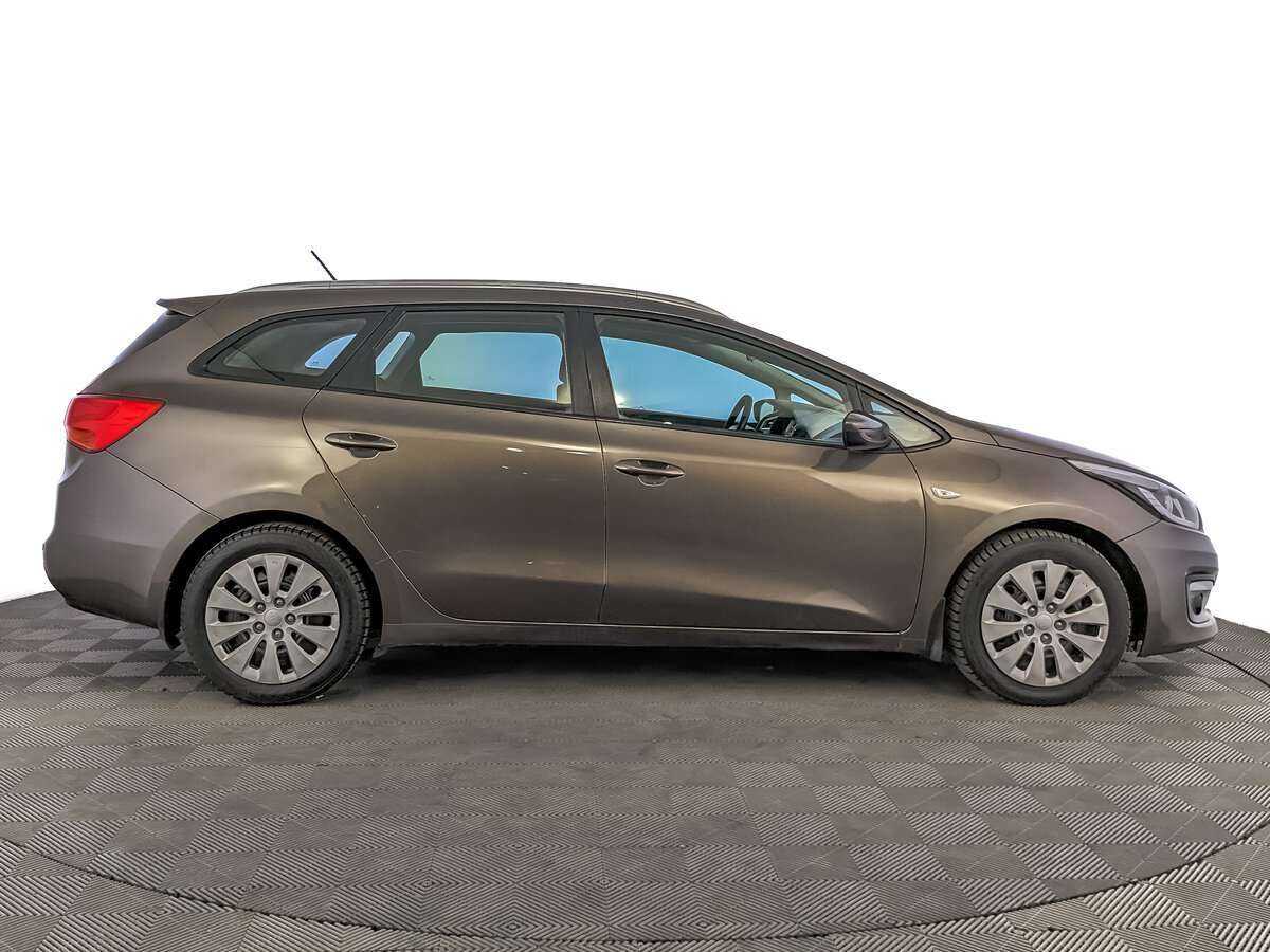 Купить Kia Ceed с пробегом. Фото: #3