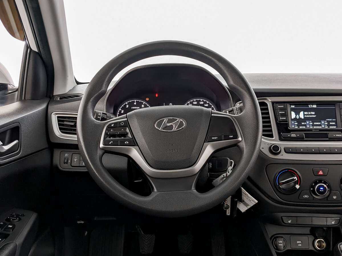 Купить Hyundai Solaris с пробегом. Фото: #17