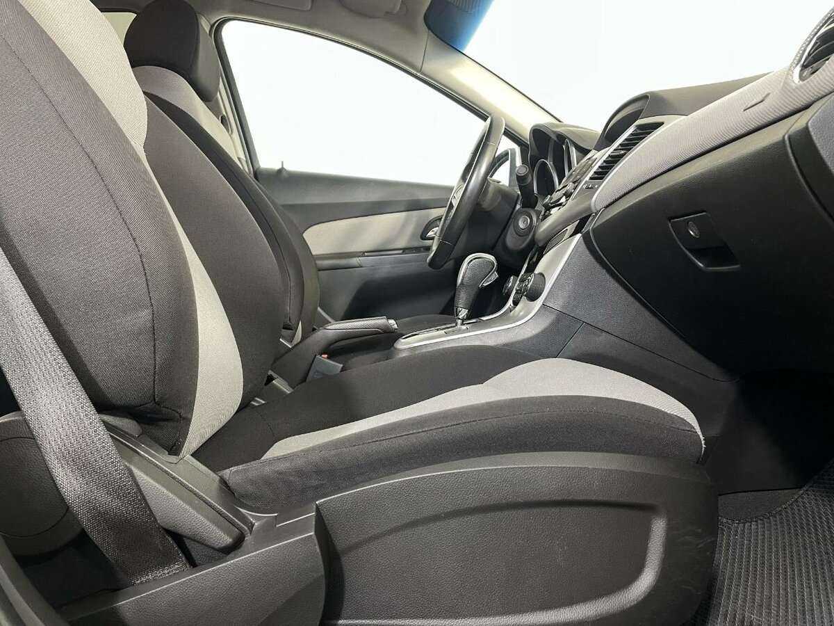 Купить Chevrolet Cruze с пробегом. Фото: #12